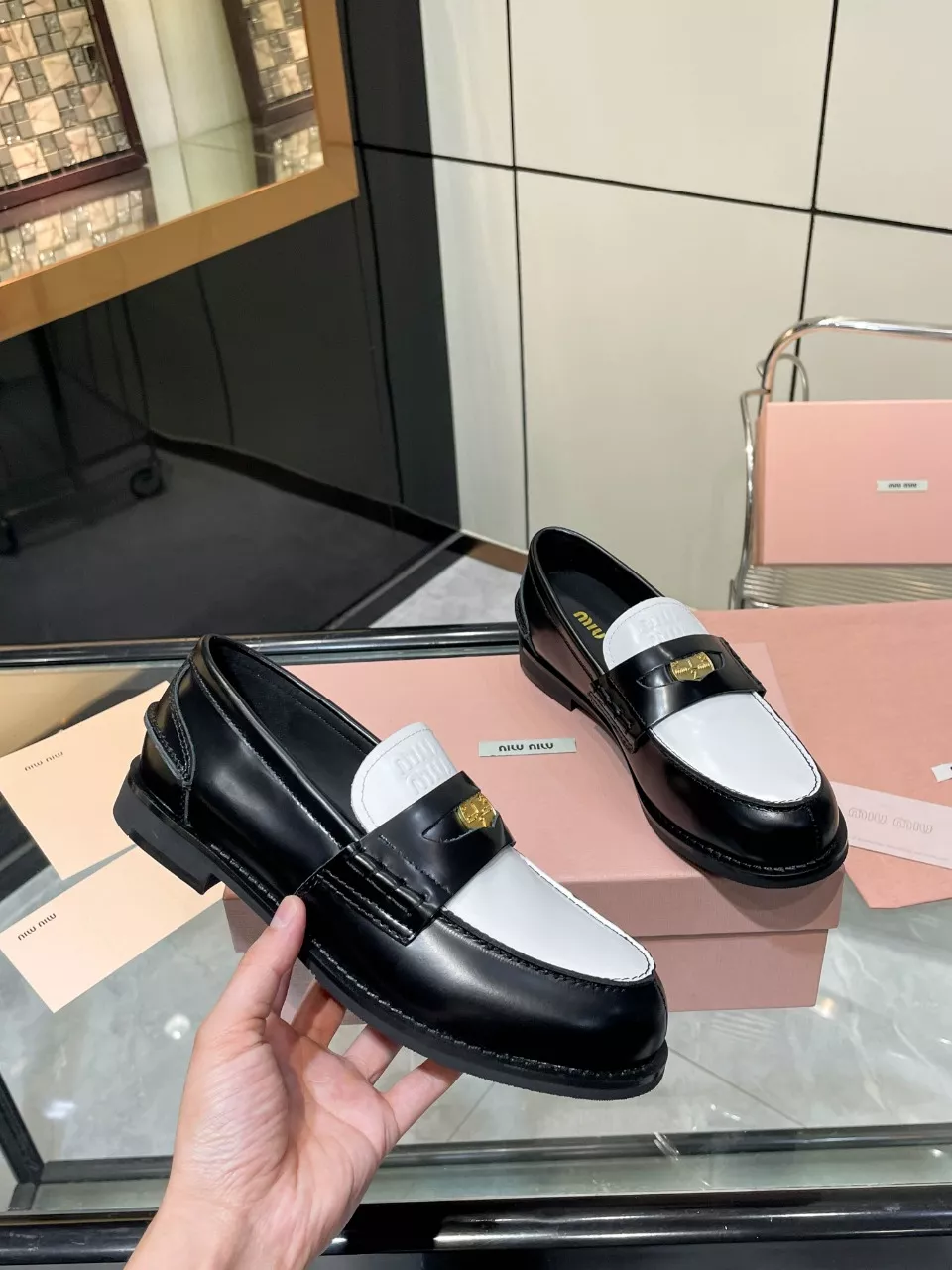 Vibrant 3505 MIU MIU Leather Shoes For Women