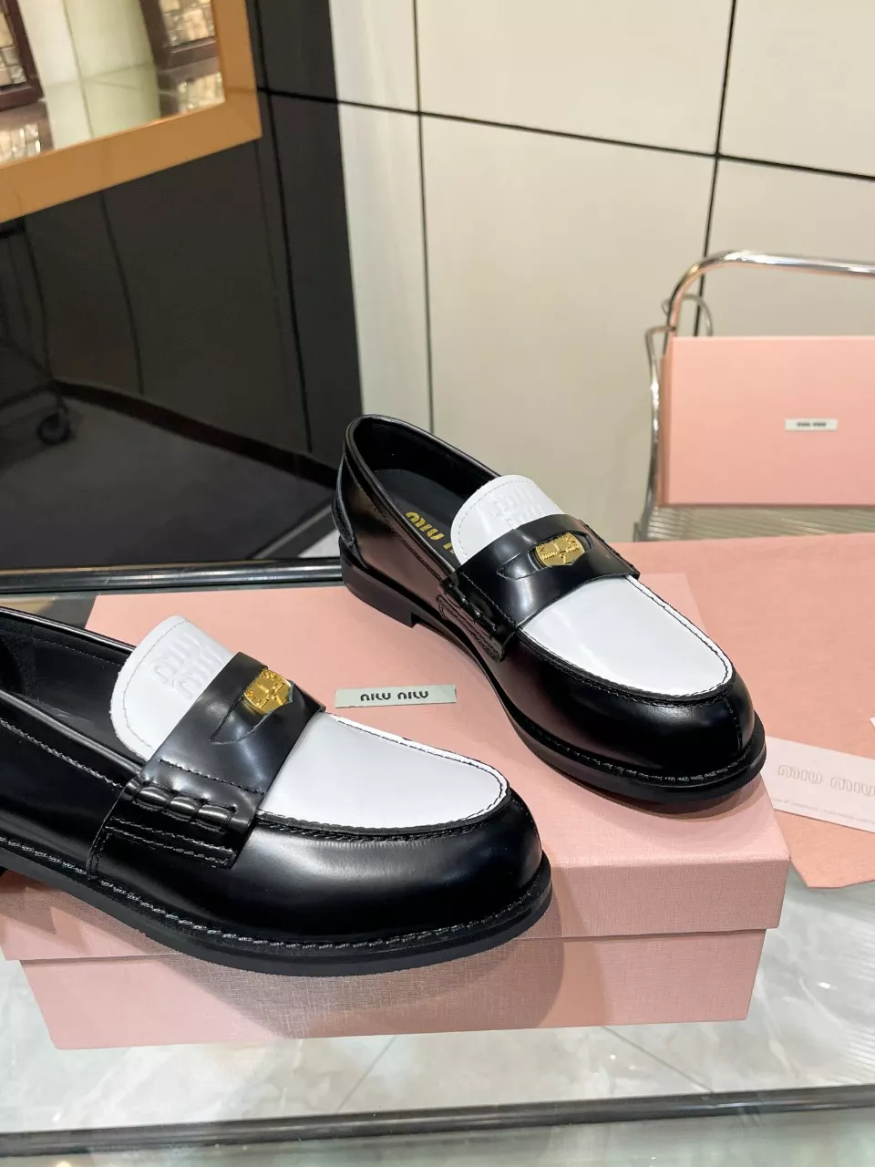 Vibrant 3505 MIU MIU Leather Shoes For Women