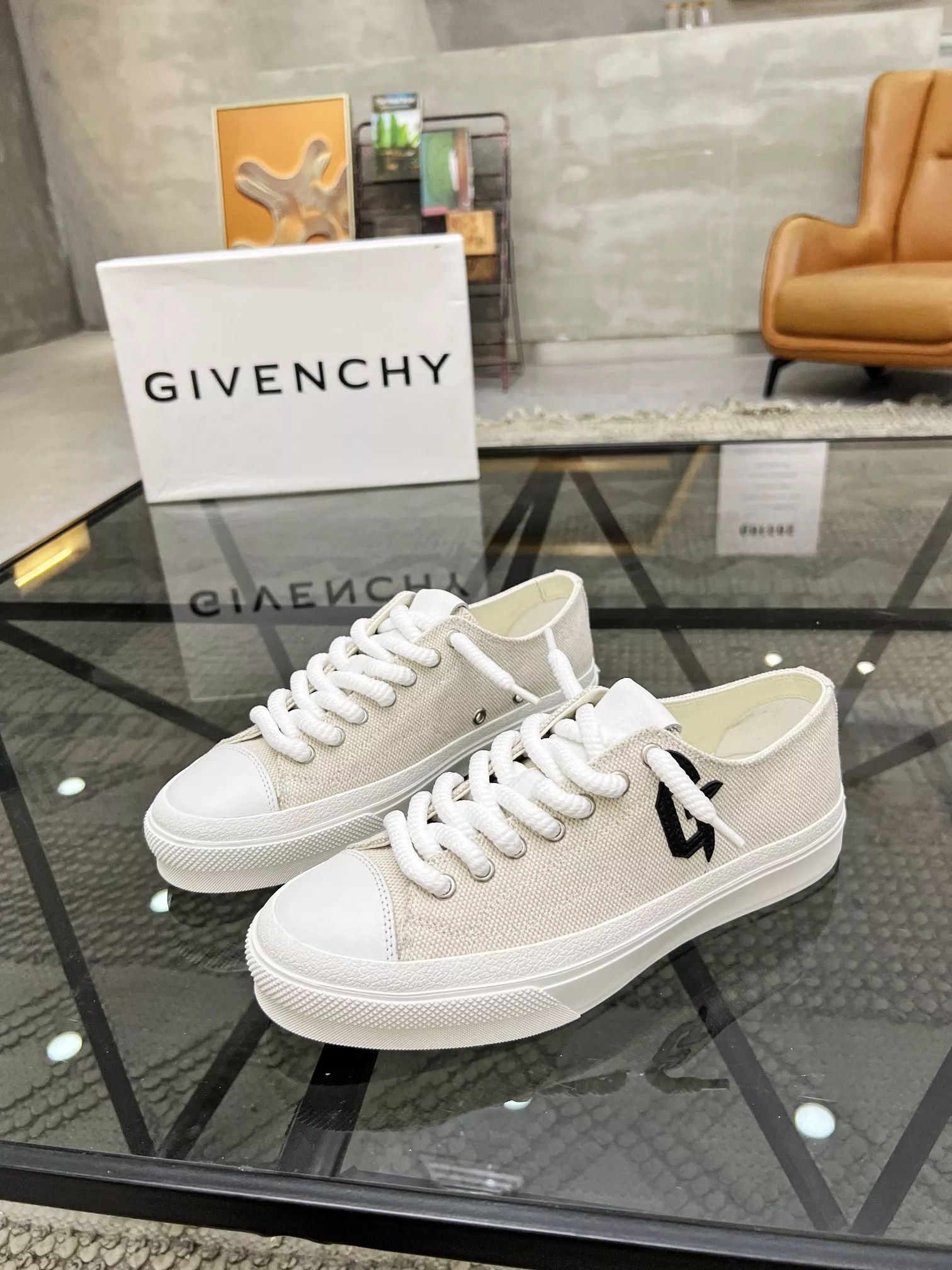 Vibrant 3565 Givenchy Casual Shoes For Women