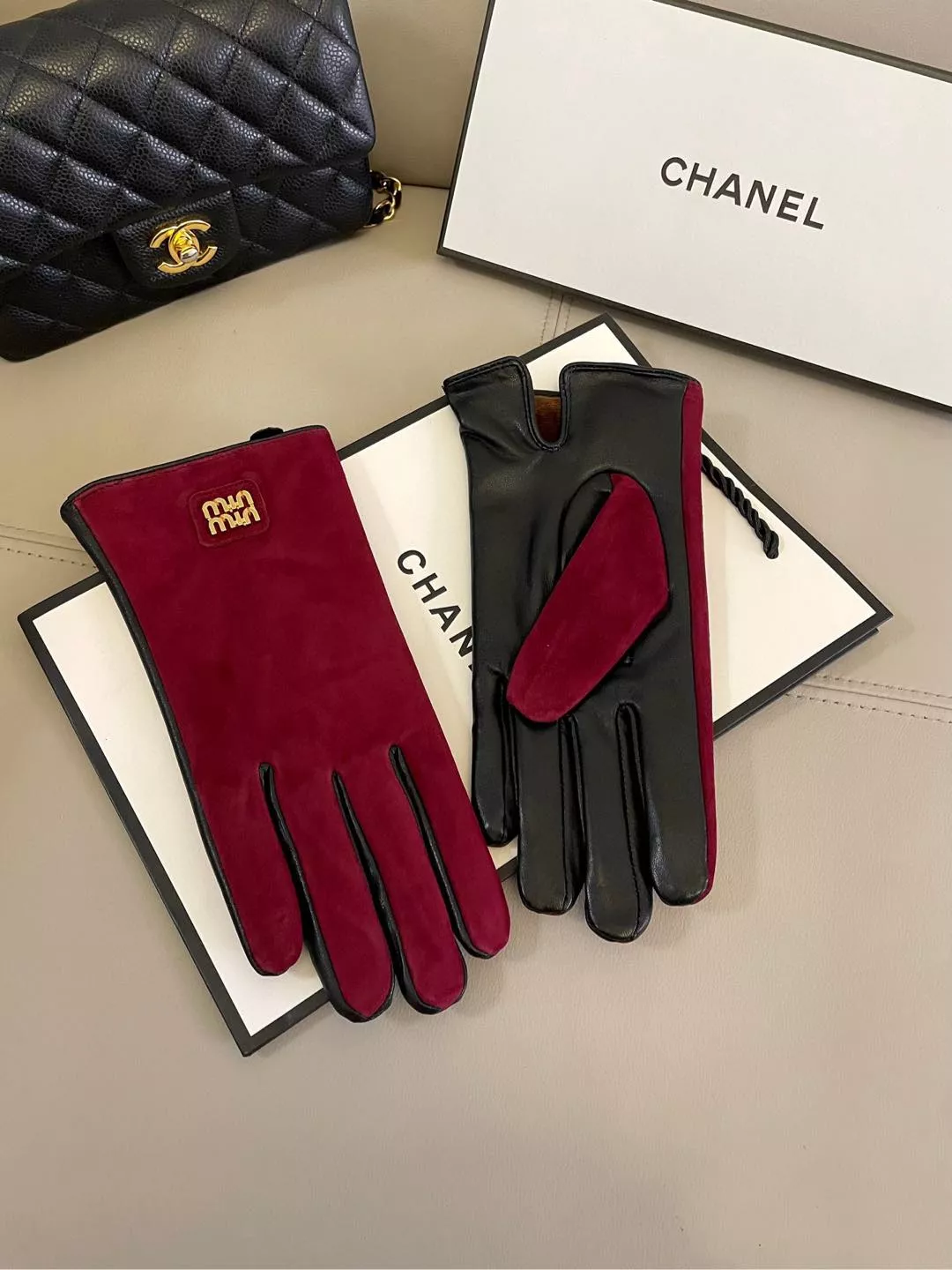Vibrant 3566 MIU MIU Gloves For Women