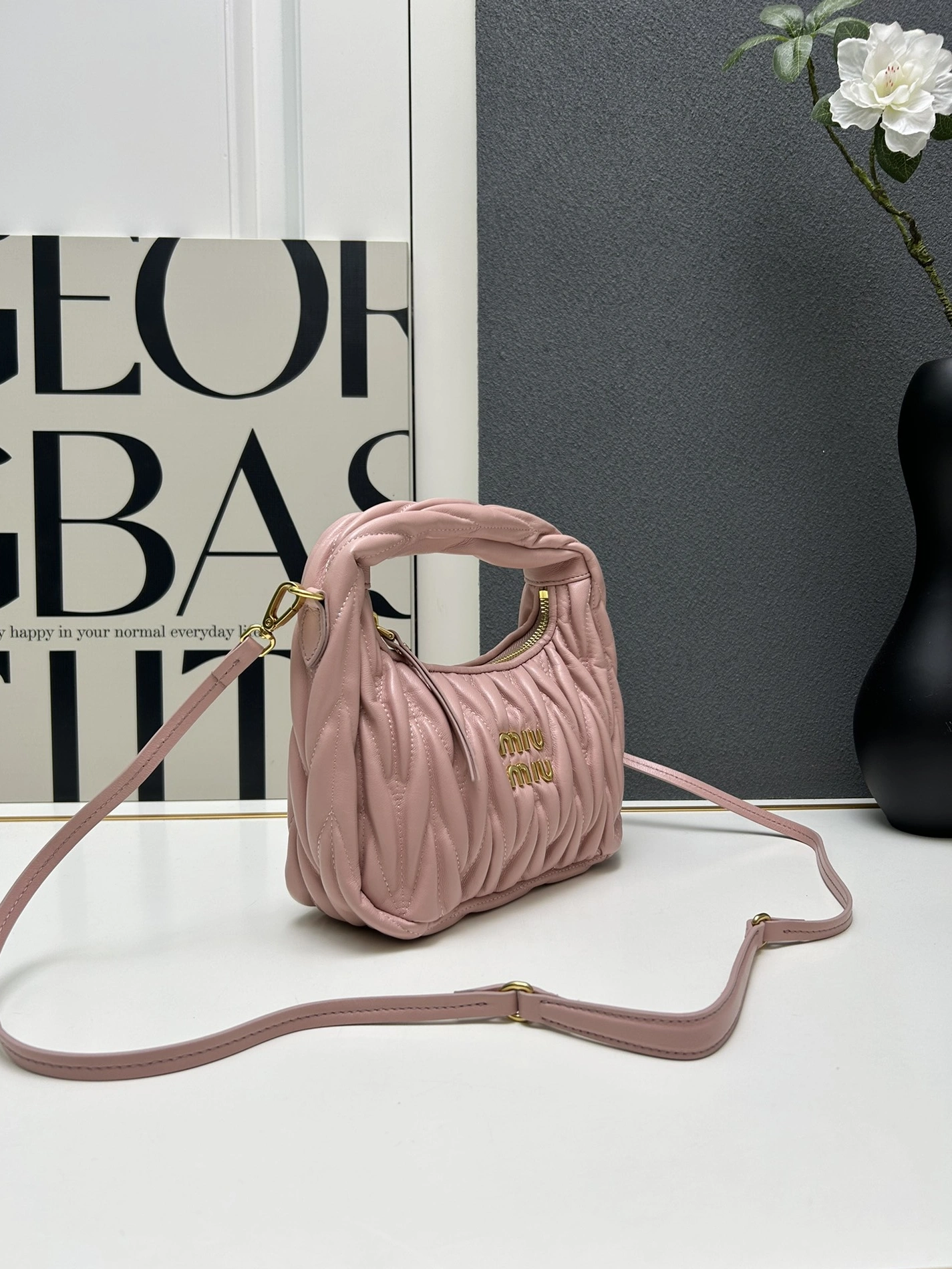 Vibrant 370 MIU MIU AAA Quality Messenger Bags For Women