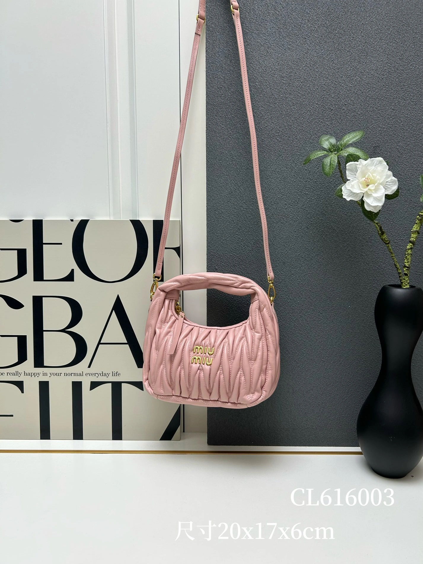 Vibrant 370 MIU MIU AAA Quality Messenger Bags For Women