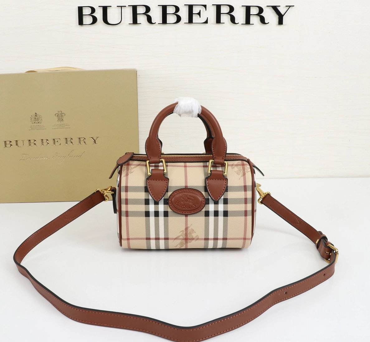 Vibrant 3706 Burberry AAA Quality Handbags For Women