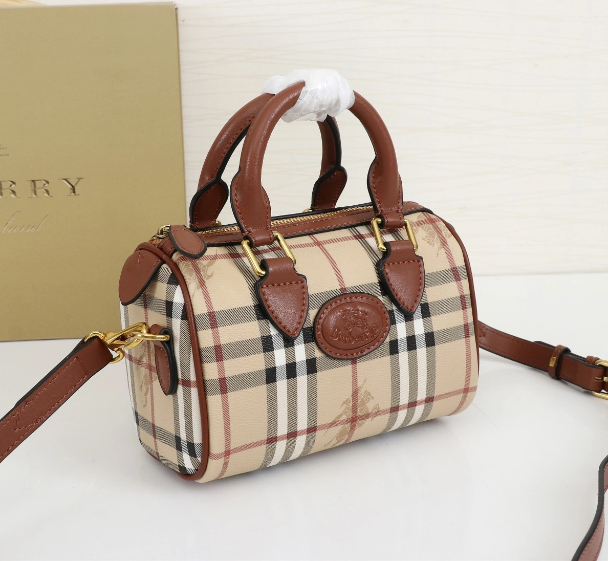Vibrant 3706 Burberry AAA Quality Handbags For Women