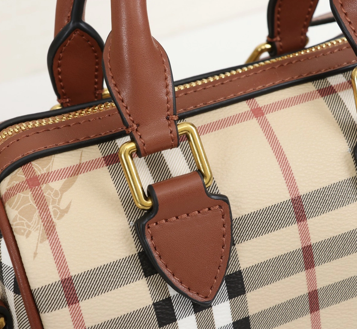 Vibrant 3706 Burberry AAA Quality Handbags For Women