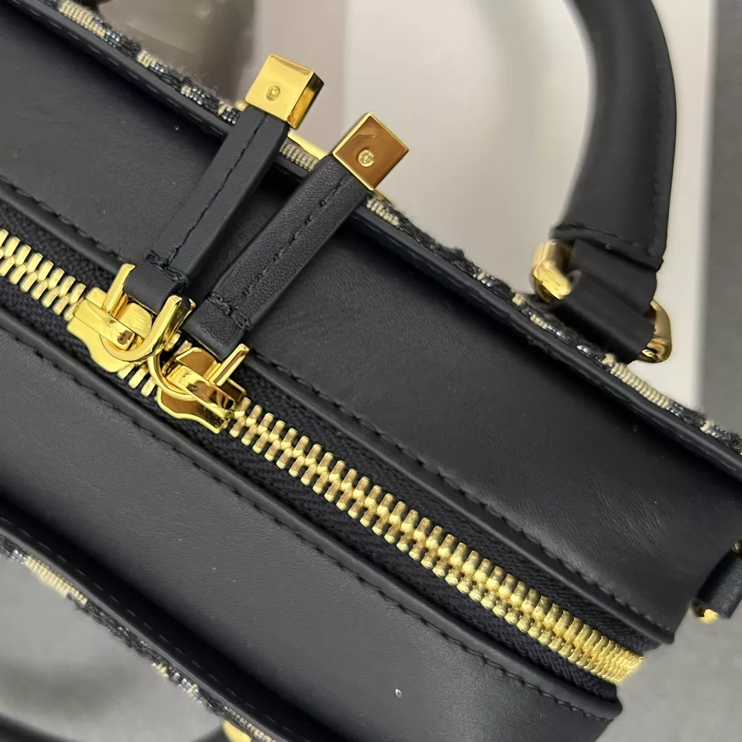 Vibrant 3738 Christian Dior AAA Quality Handbags For Women