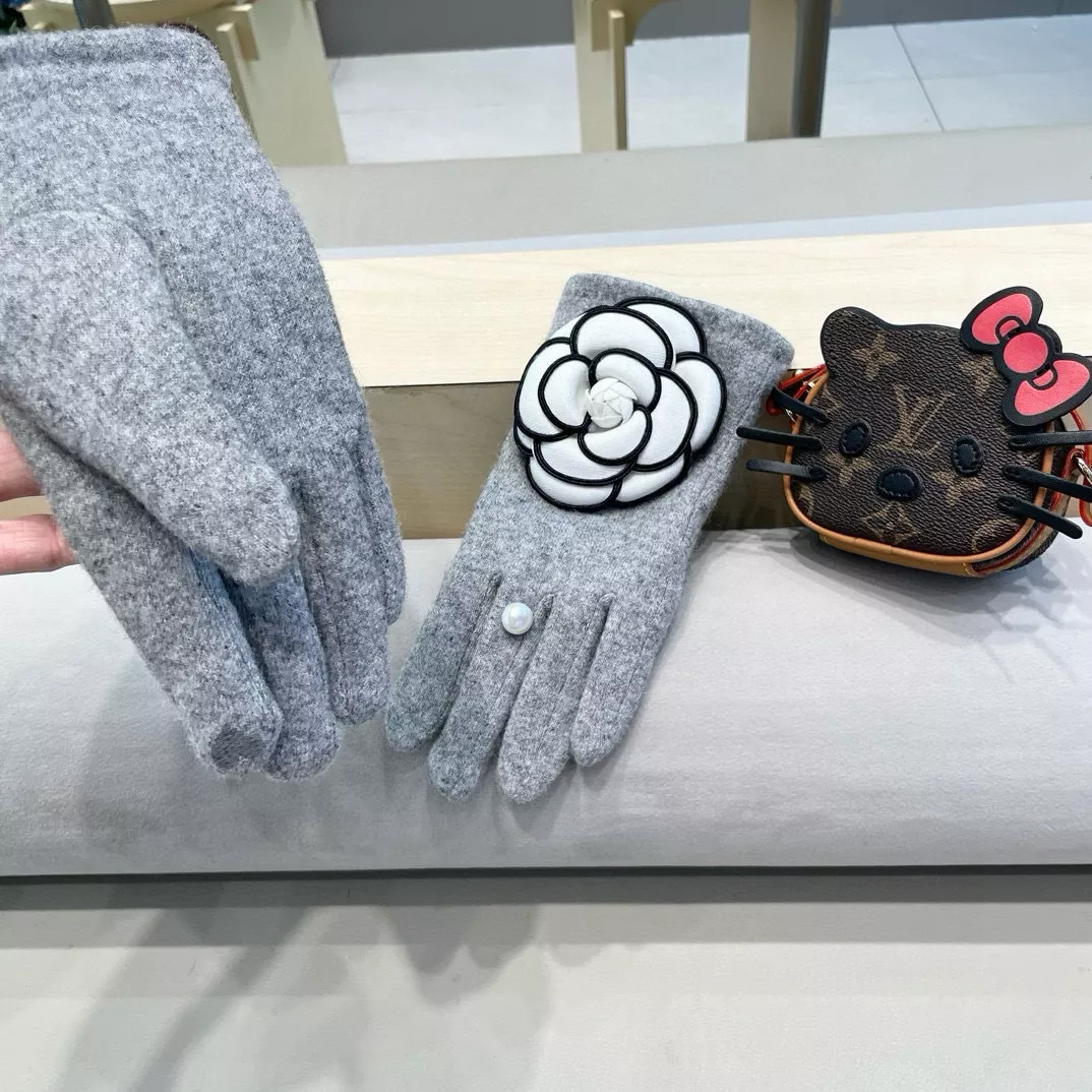 Vibrant 3743 Chanel Gloves For Women