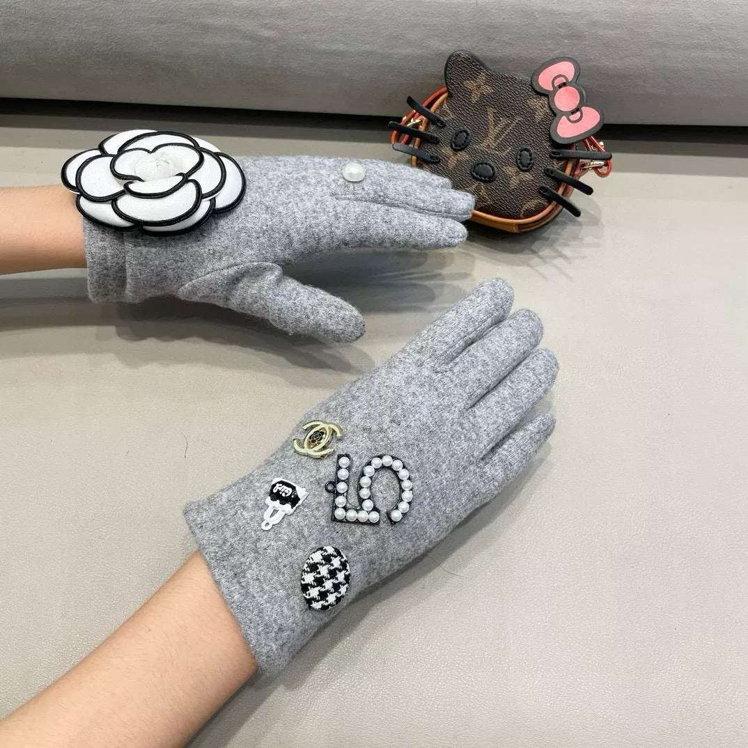 Vibrant 3743 Chanel Gloves For Women