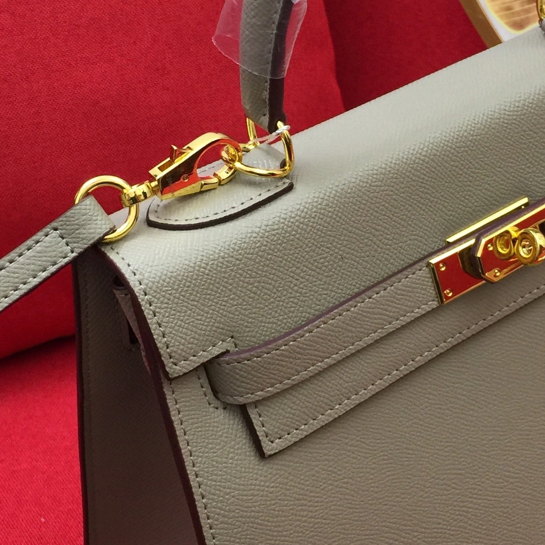 Vibrant 3808 Hermes AAA Quality Messenger Bags For Women