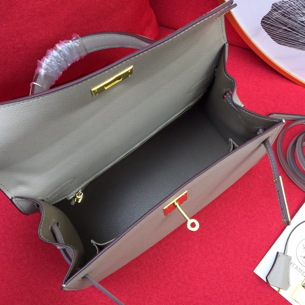 Vibrant 3808 Hermes AAA Quality Messenger Bags For Women