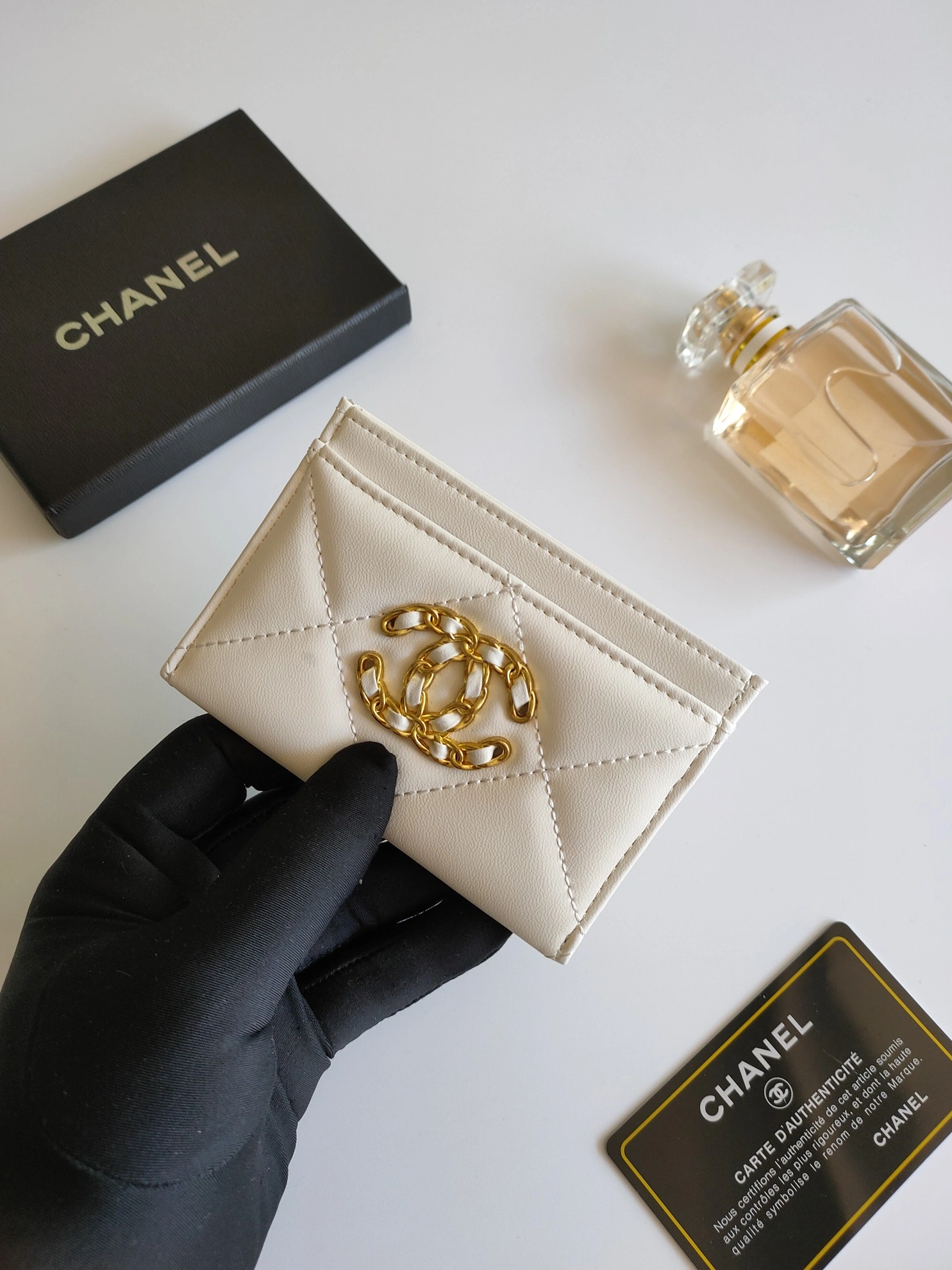 Vibrant 3859 Chanel Card Case