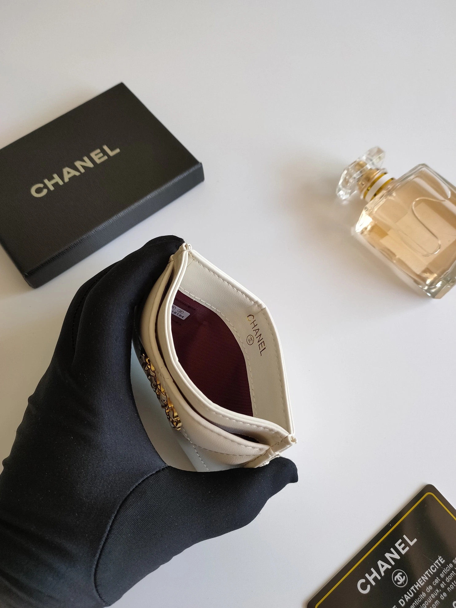 Vibrant 3859 Chanel Card Case