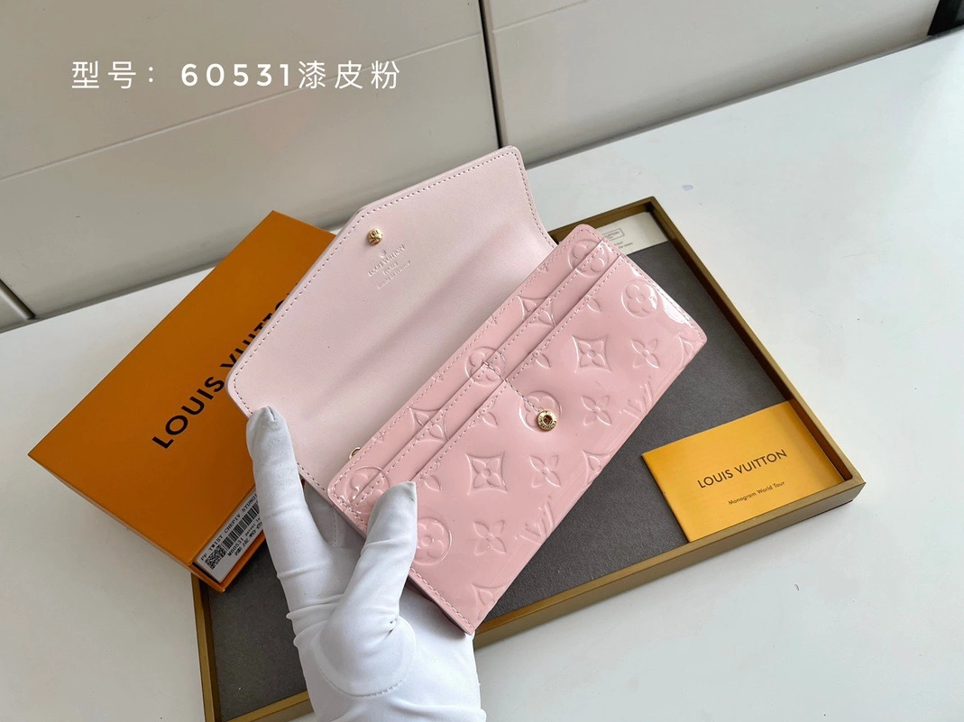 Vibrant 3948 Louis Vuitton AAA Quality Wallets