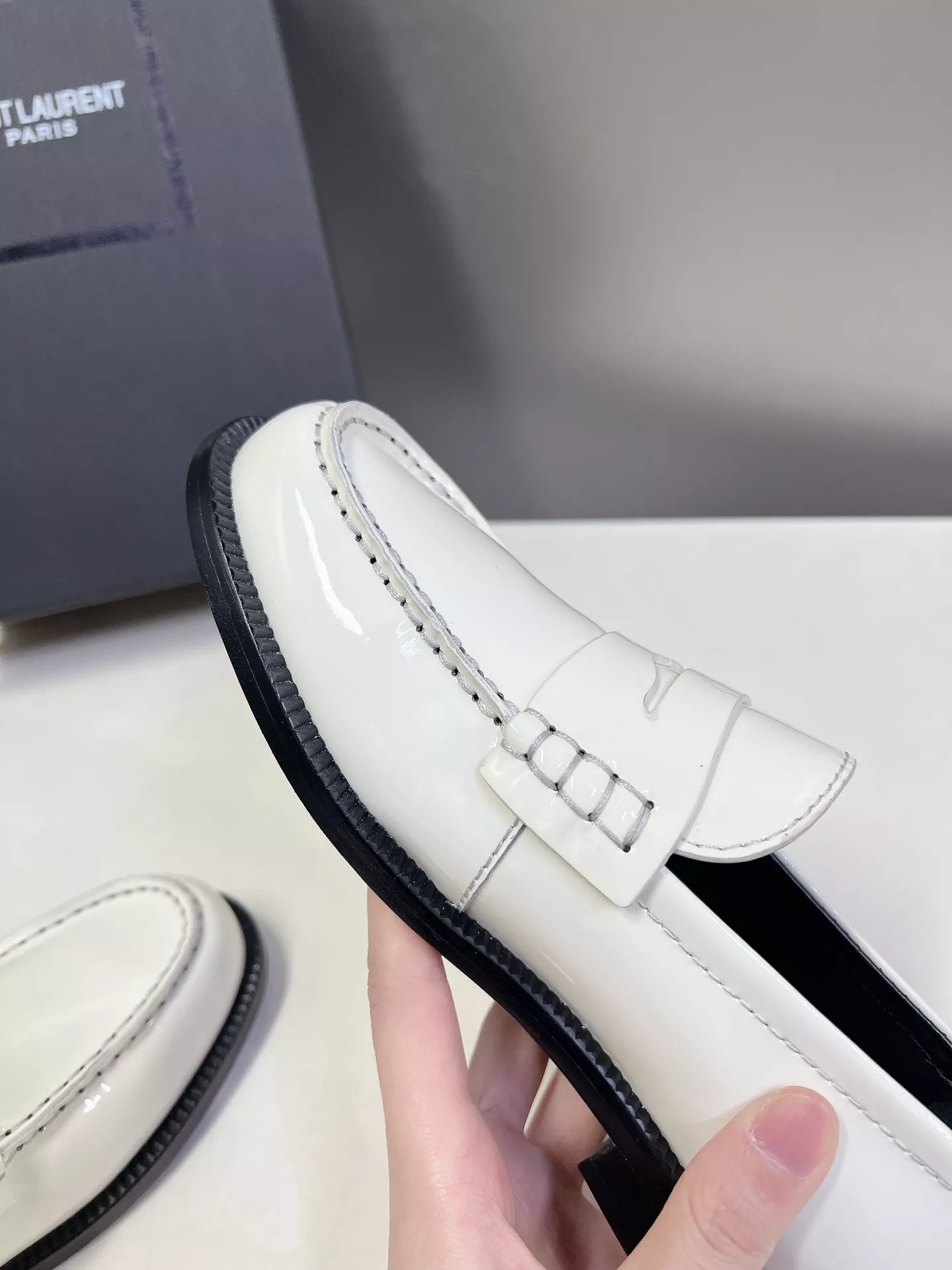 Vibrant 4024 Yves Saint Laurent YSL Leather Shoes For Women