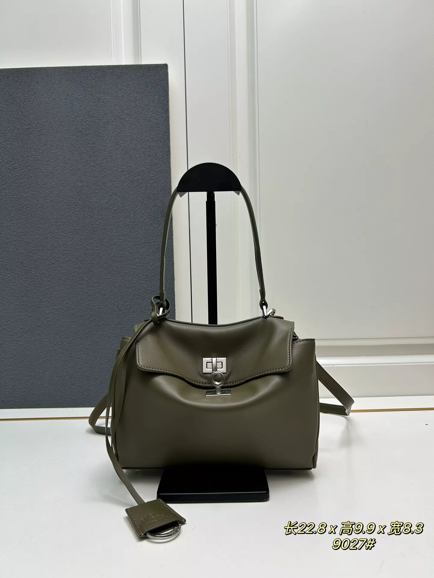 Vibrant 4039 Balenciaga AAA Quality Shoulder Bags For Women