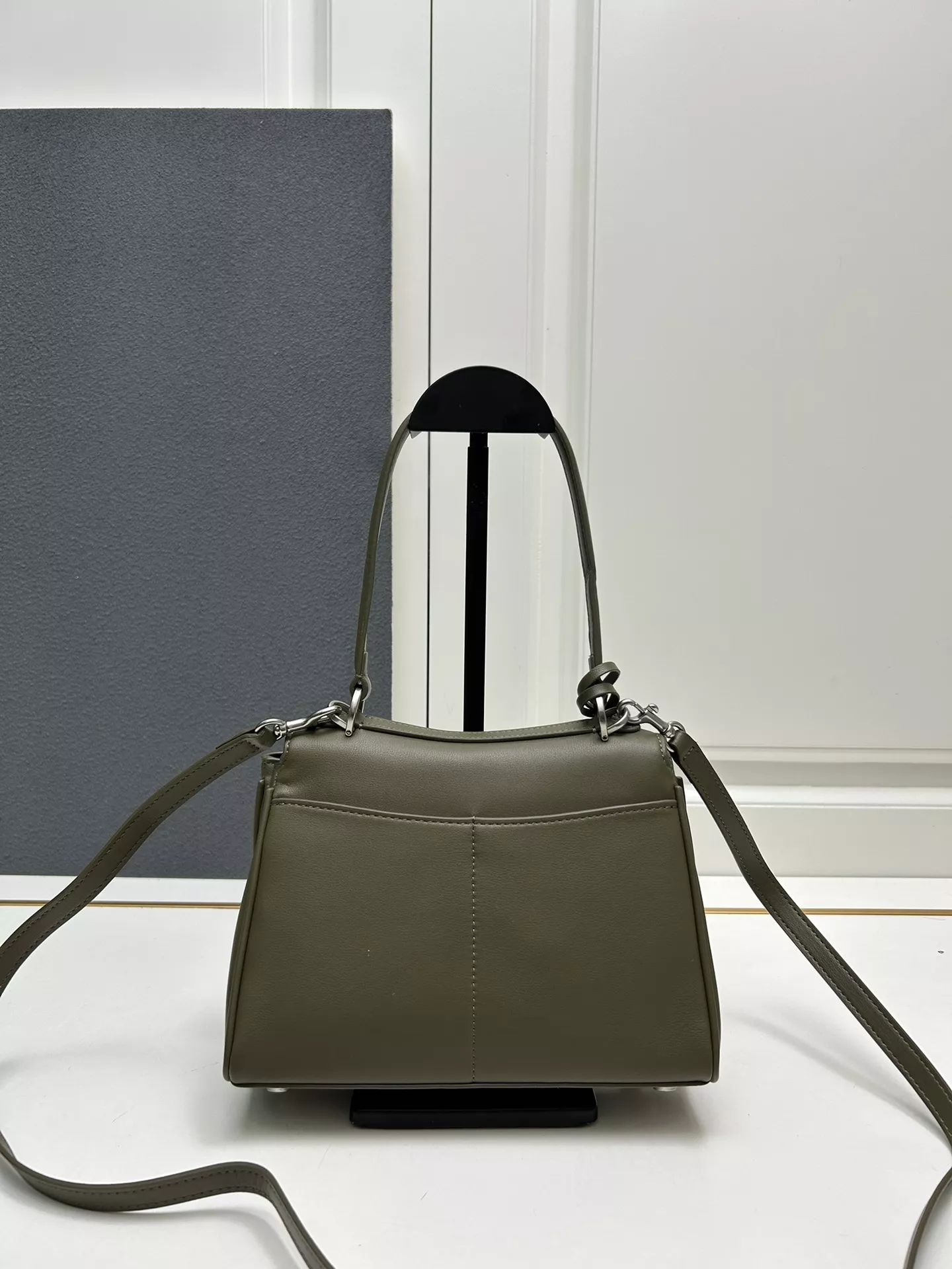 Vibrant 4039 Balenciaga AAA Quality Shoulder Bags For Women