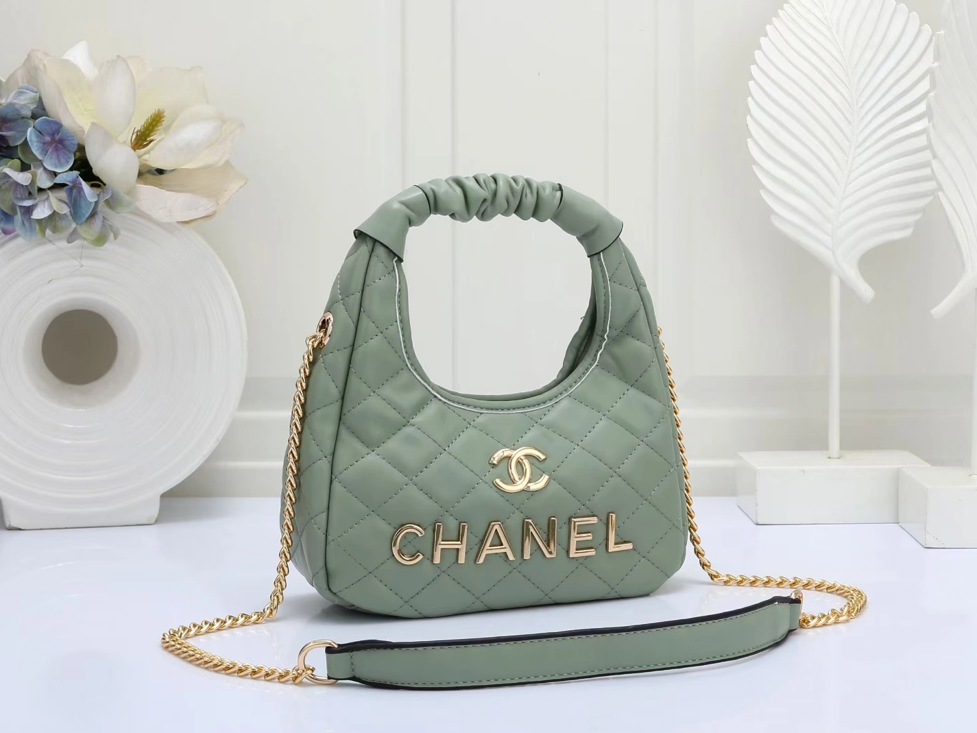 Vibrant 4051 Chanel Messenger Bags For Women
