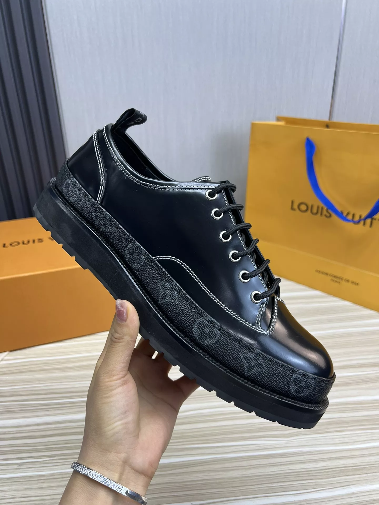 Vibrant 4070 Louis Vuitton Boots For Men
