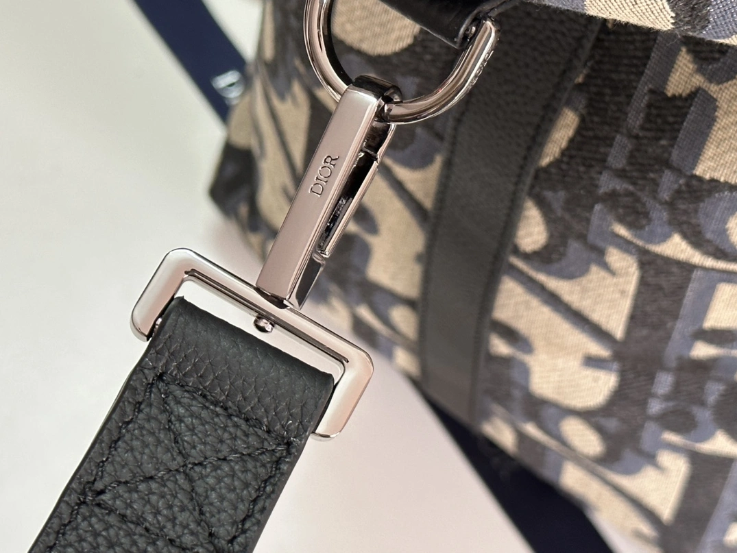 Vibrant 4181 Christian Dior Travel Bags