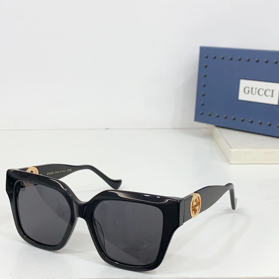 Vibrant 4242 Gucci AAA Quality Sunglasses