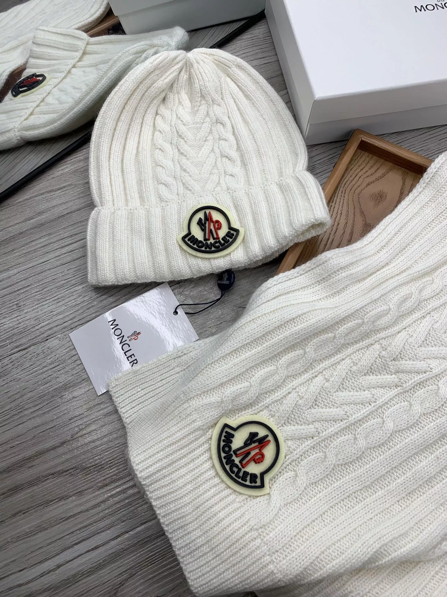 Vibrant 4536 Moncler Hat and Scarf Set