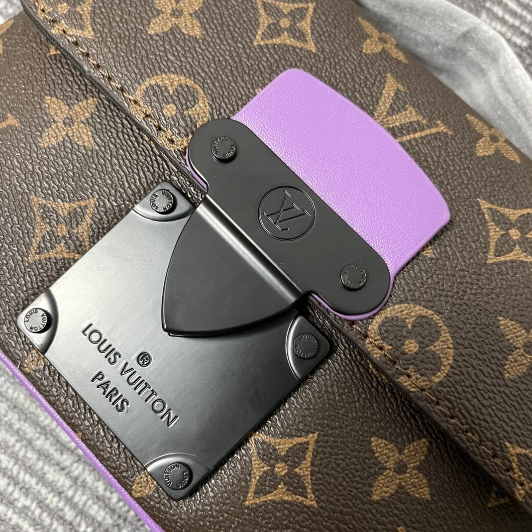 Vibrant 4597 Louis Vuitton LV AAA Quality Belt Bags