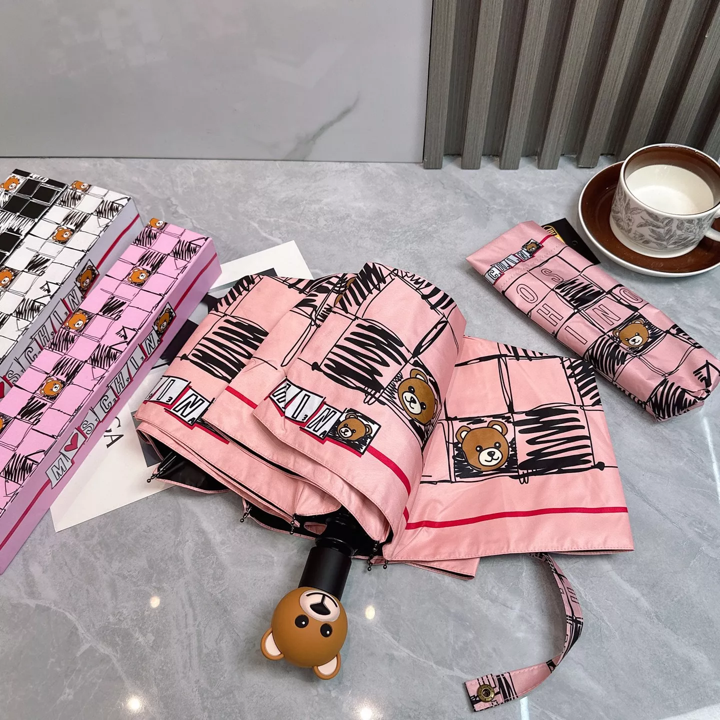 Vibrant 4798 Moschino Umbrellas