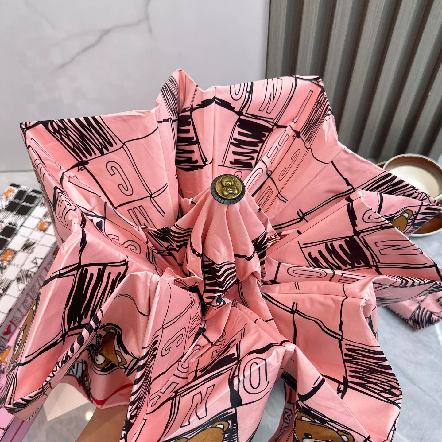 Vibrant 4798 Moschino Umbrellas