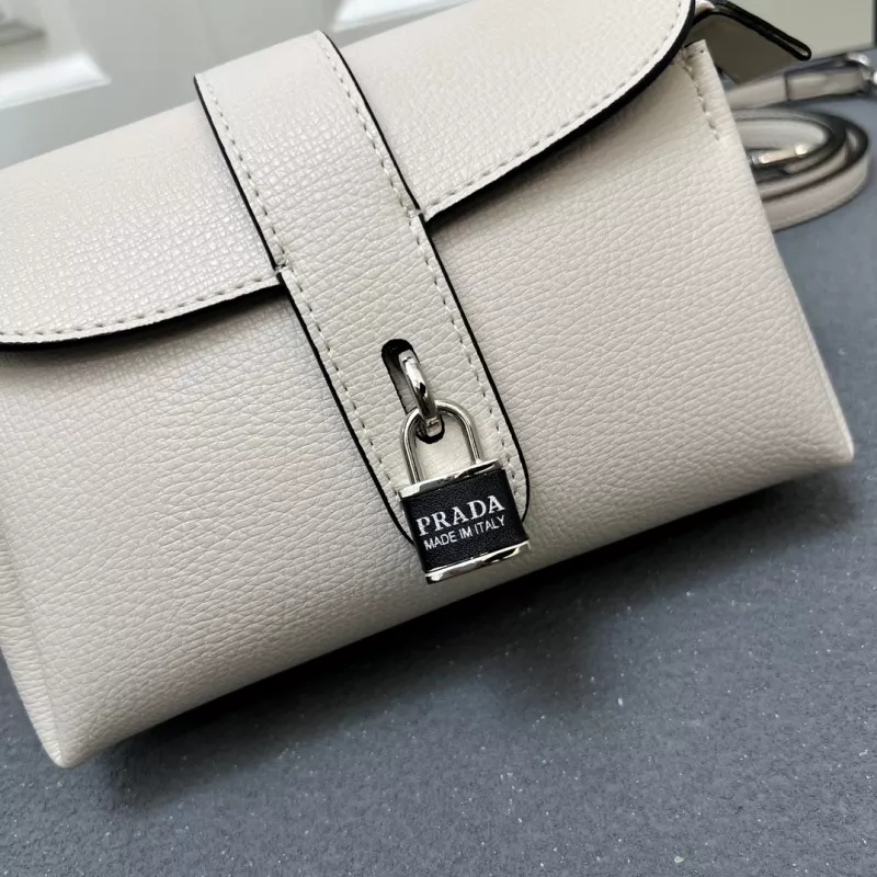 Vibrant 483 Prada AAA Quality Messenger Bags For Women