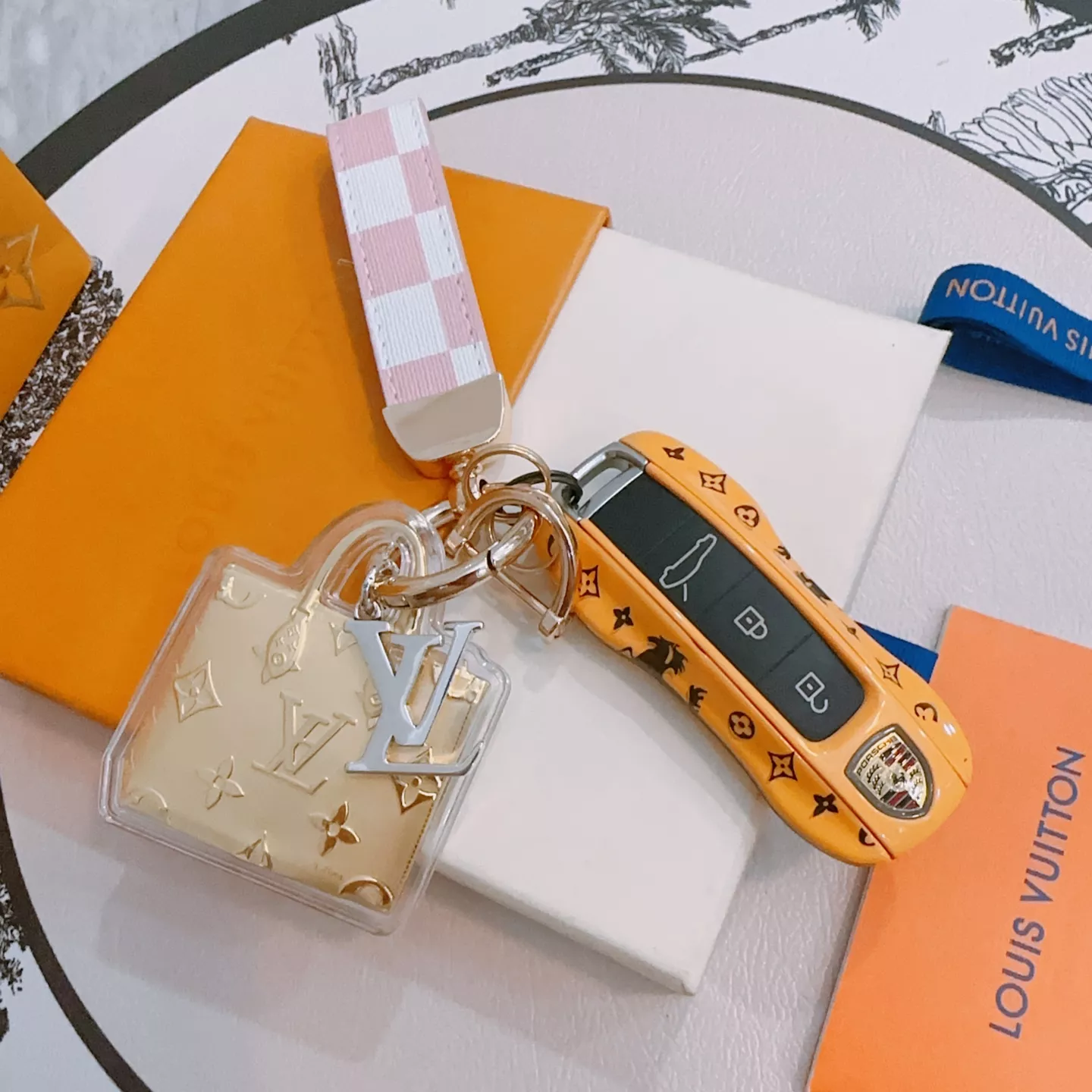 Vibrant 4854 Louis Vuitton LV Key Holder And Bag Buckle