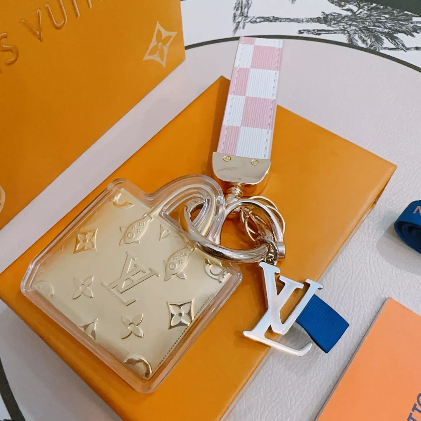 Vibrant 4854 Louis Vuitton LV Key Holder And Bag Buckle