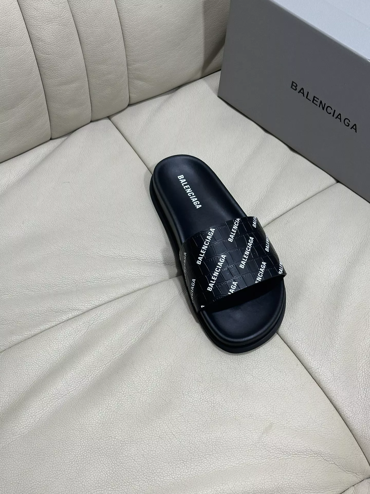 Vibrant 5095 Balenciaga Slippers For Men