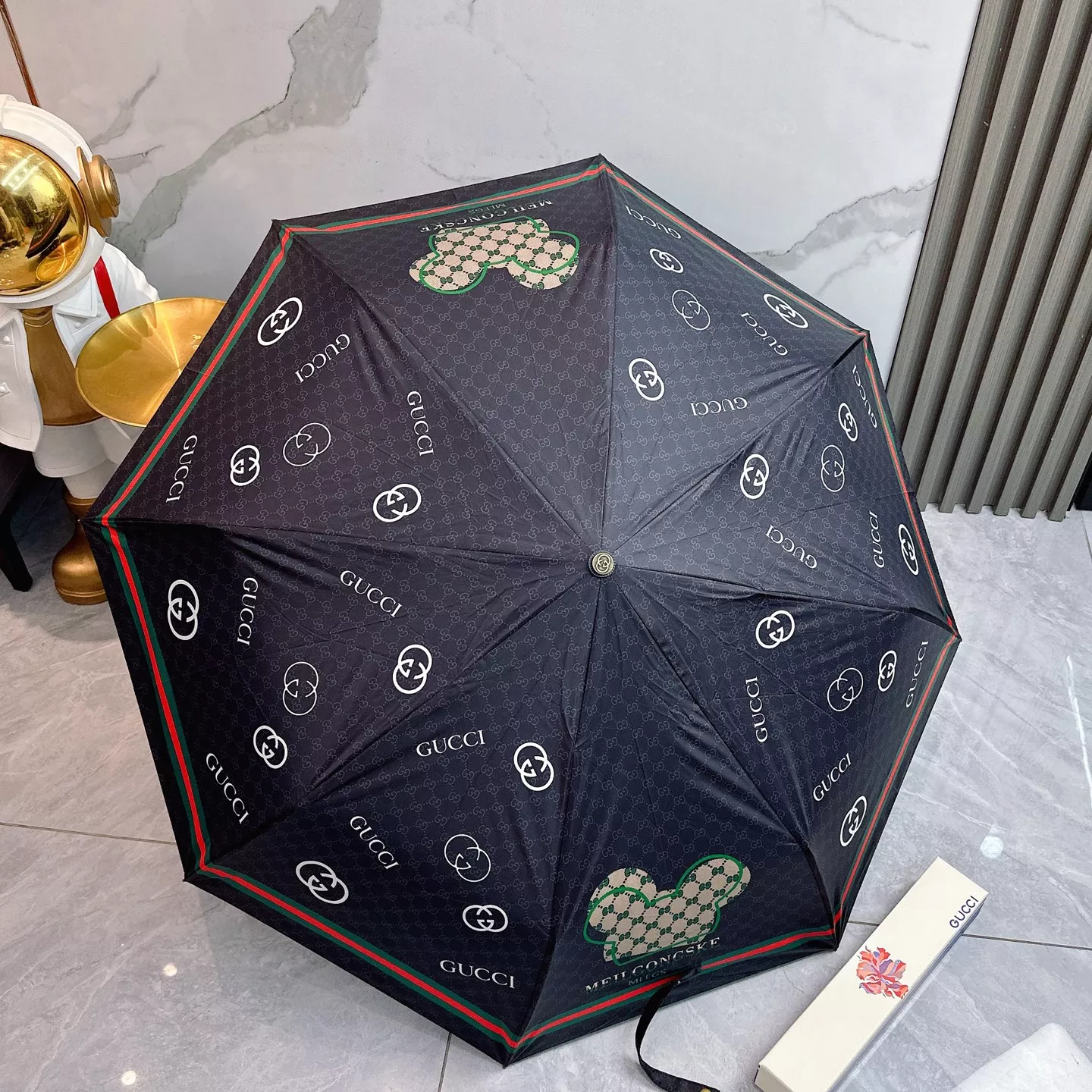 Vibrant 5099 Gucci Umbrellas