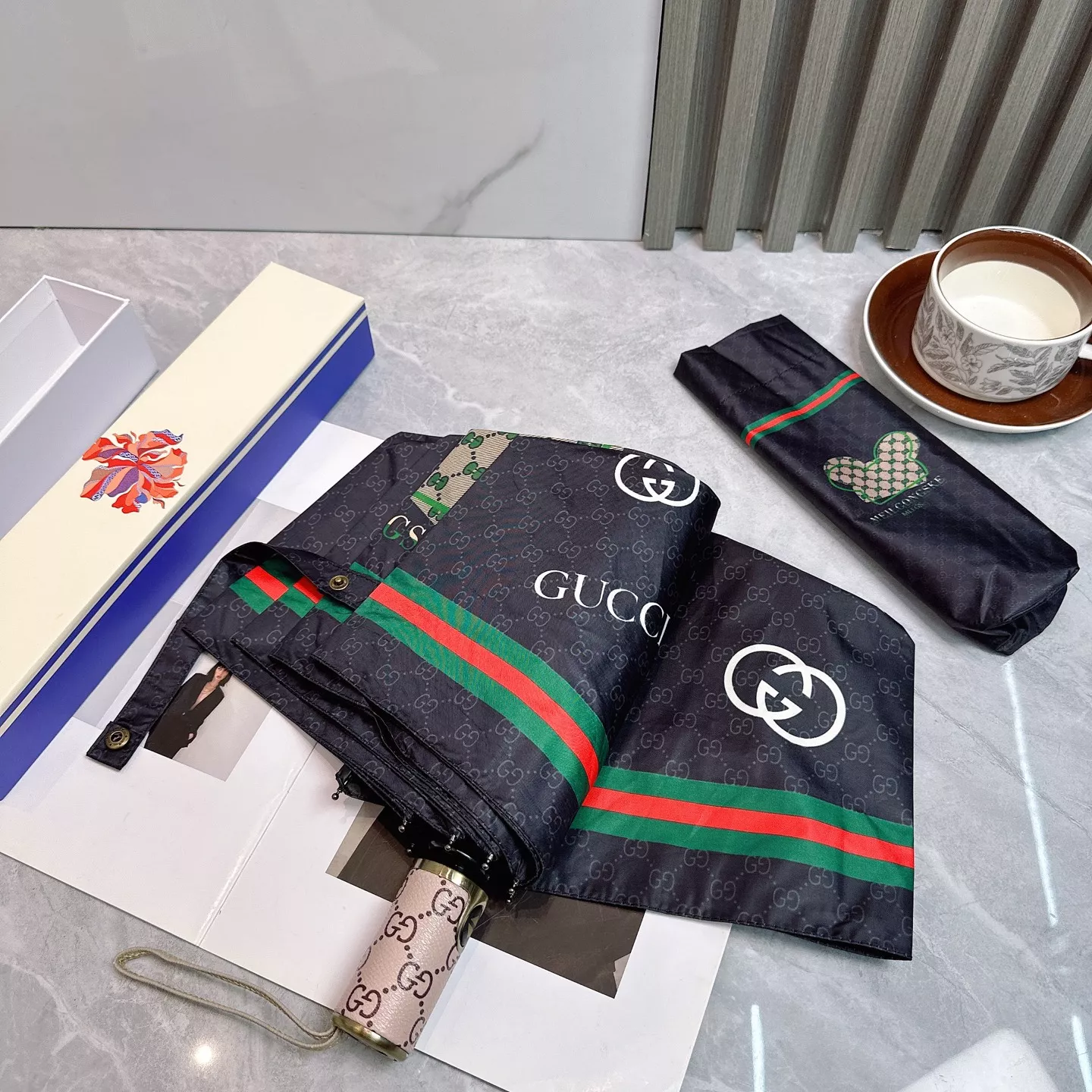 Vibrant 5099 Gucci Umbrellas