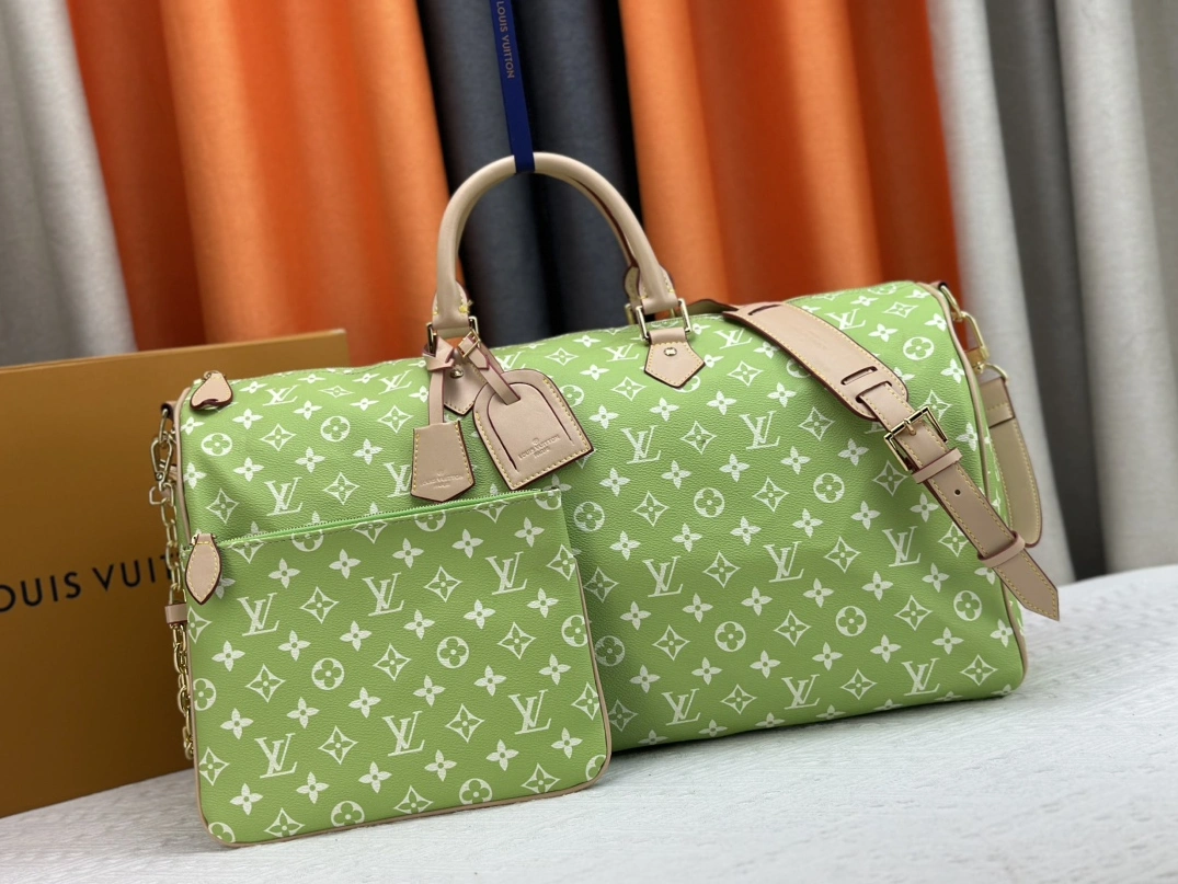 Vibrant 5253 Louis Vuitton Travel Bags