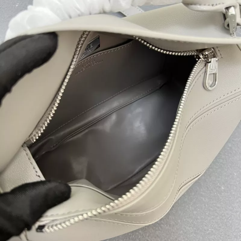 Vibrant 5312 LOEWE AAA Quality Messenger Bags For Women