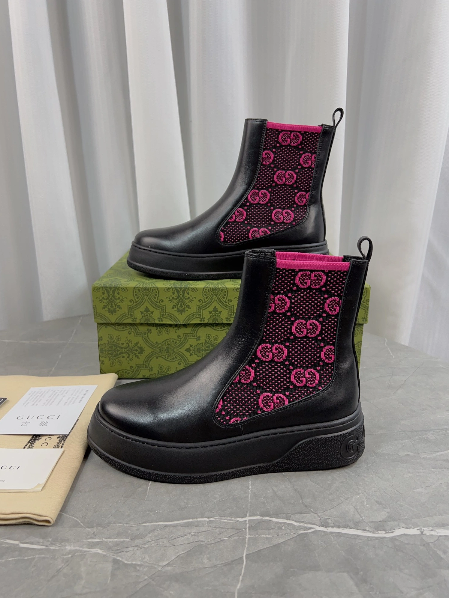 Vibrant 532 Gucci Boots For Men