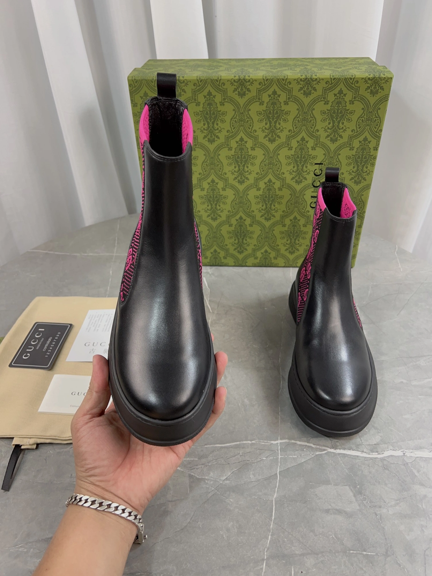 Vibrant 532 Gucci Boots For Men