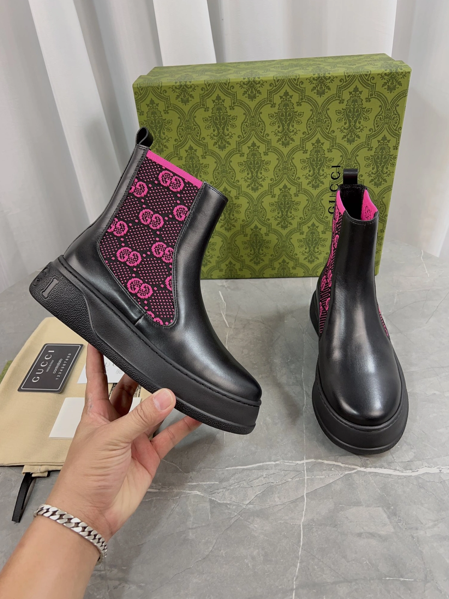 Vibrant 532 Gucci Boots For Men