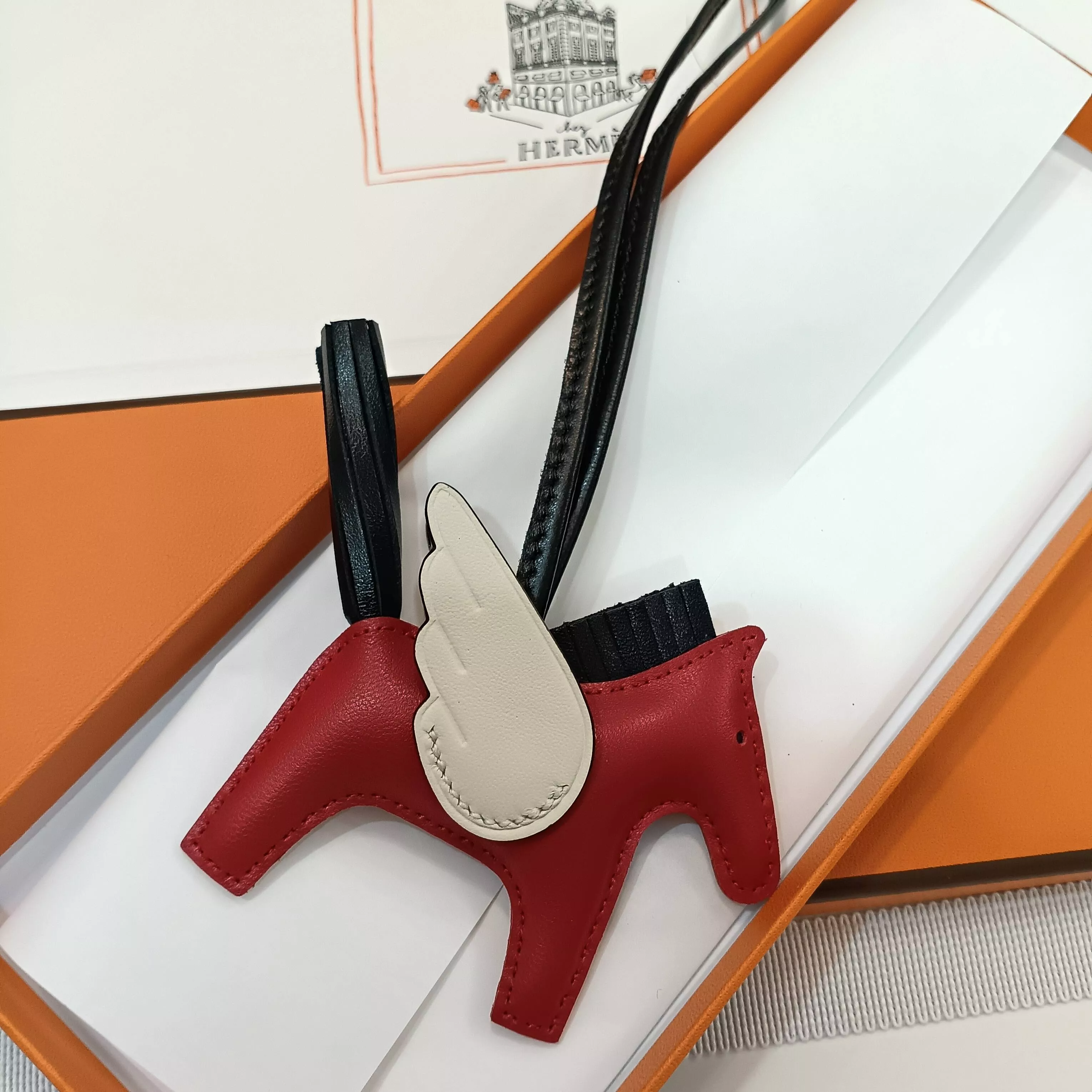 Vibrant 5395 Hermes Key Holder And Bag Buckle