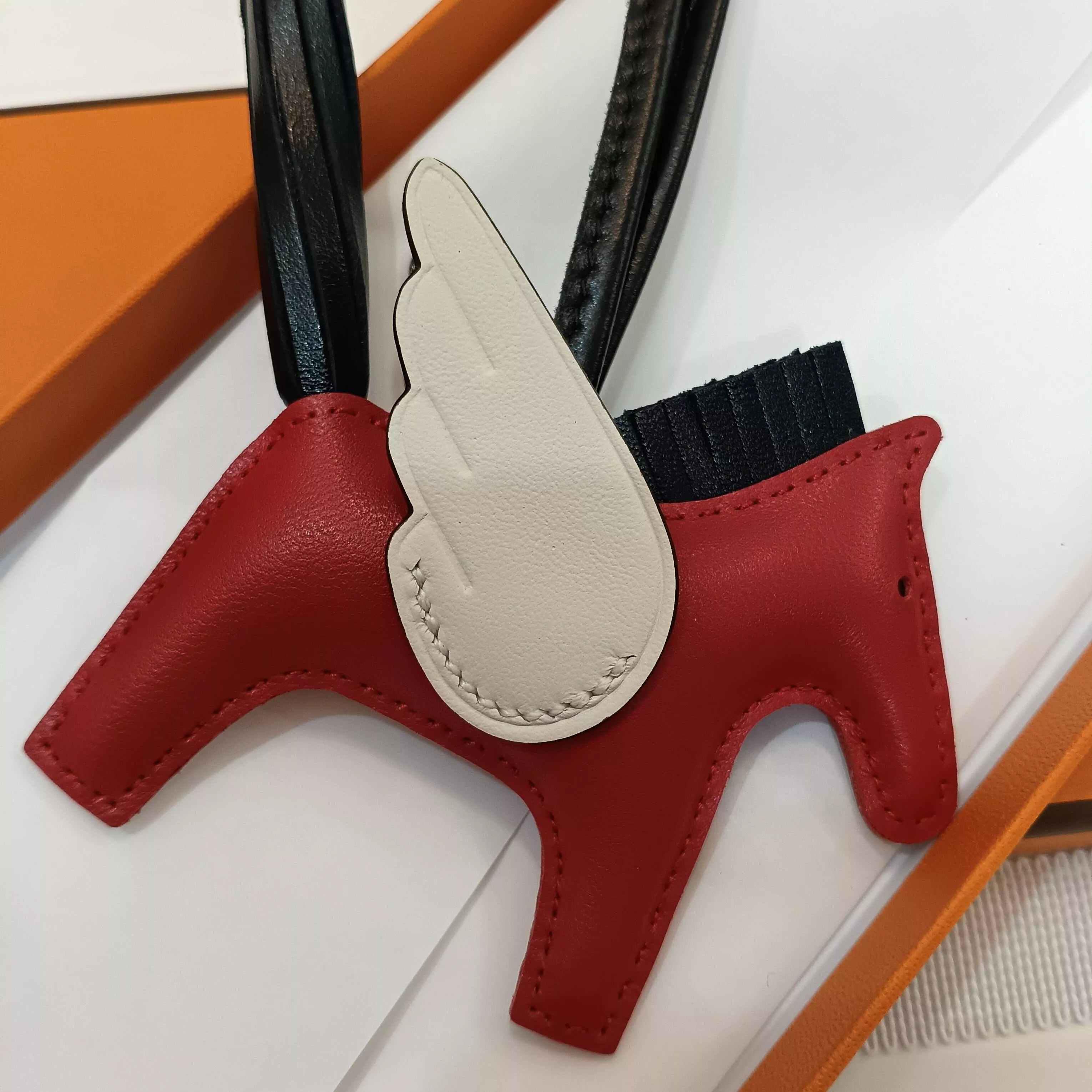 Vibrant 5395 Hermes Key Holder And Bag Buckle