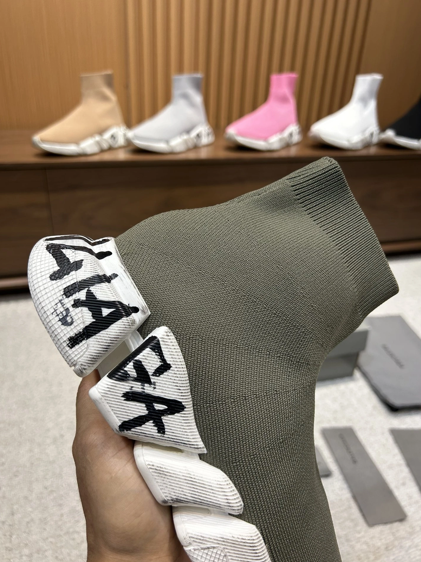 Vibrant 5637 Balenciaga Boots For Men