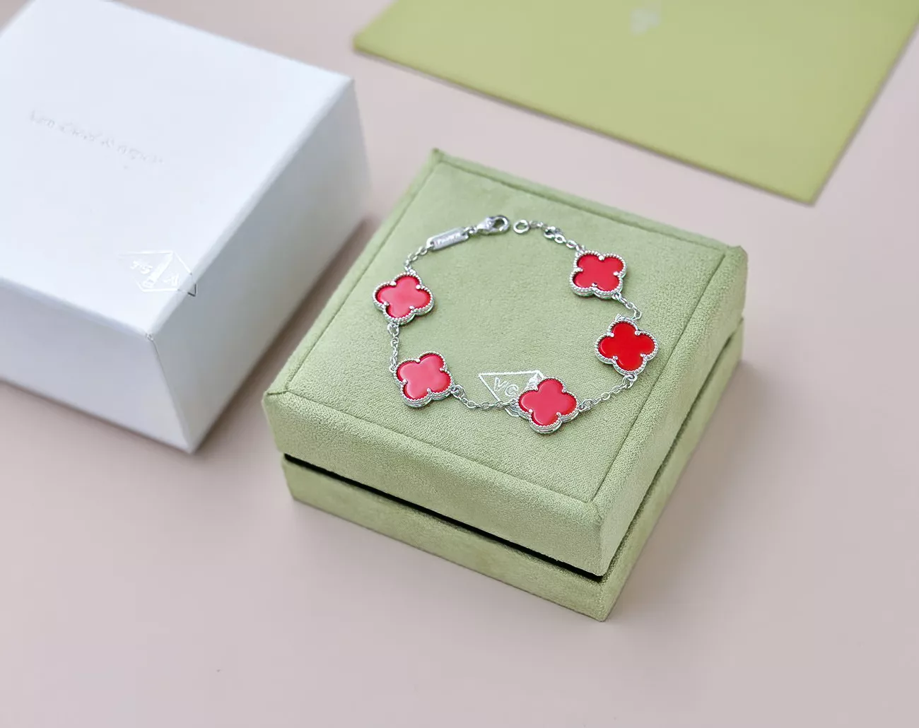 Vibrant 5642 Van Cleef & Arpels Bracelets For Women