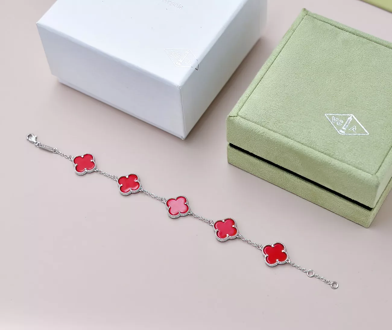Vibrant 5642 Van Cleef & Arpels Bracelets For Women