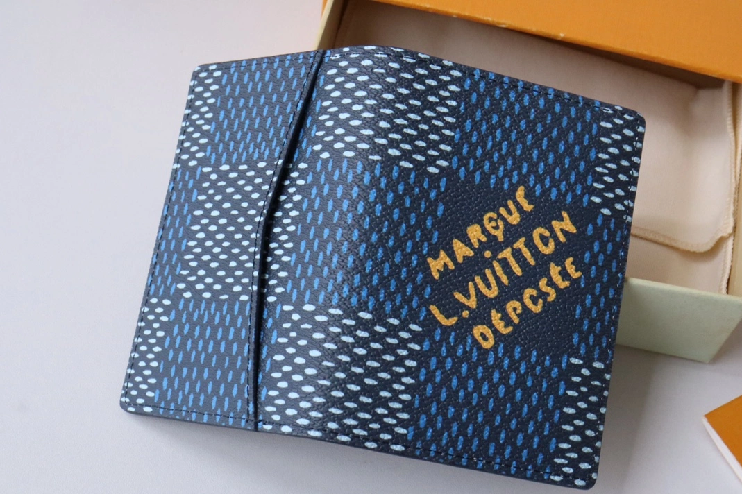 Vibrant 5671 Louis Vuitton LV Card Case