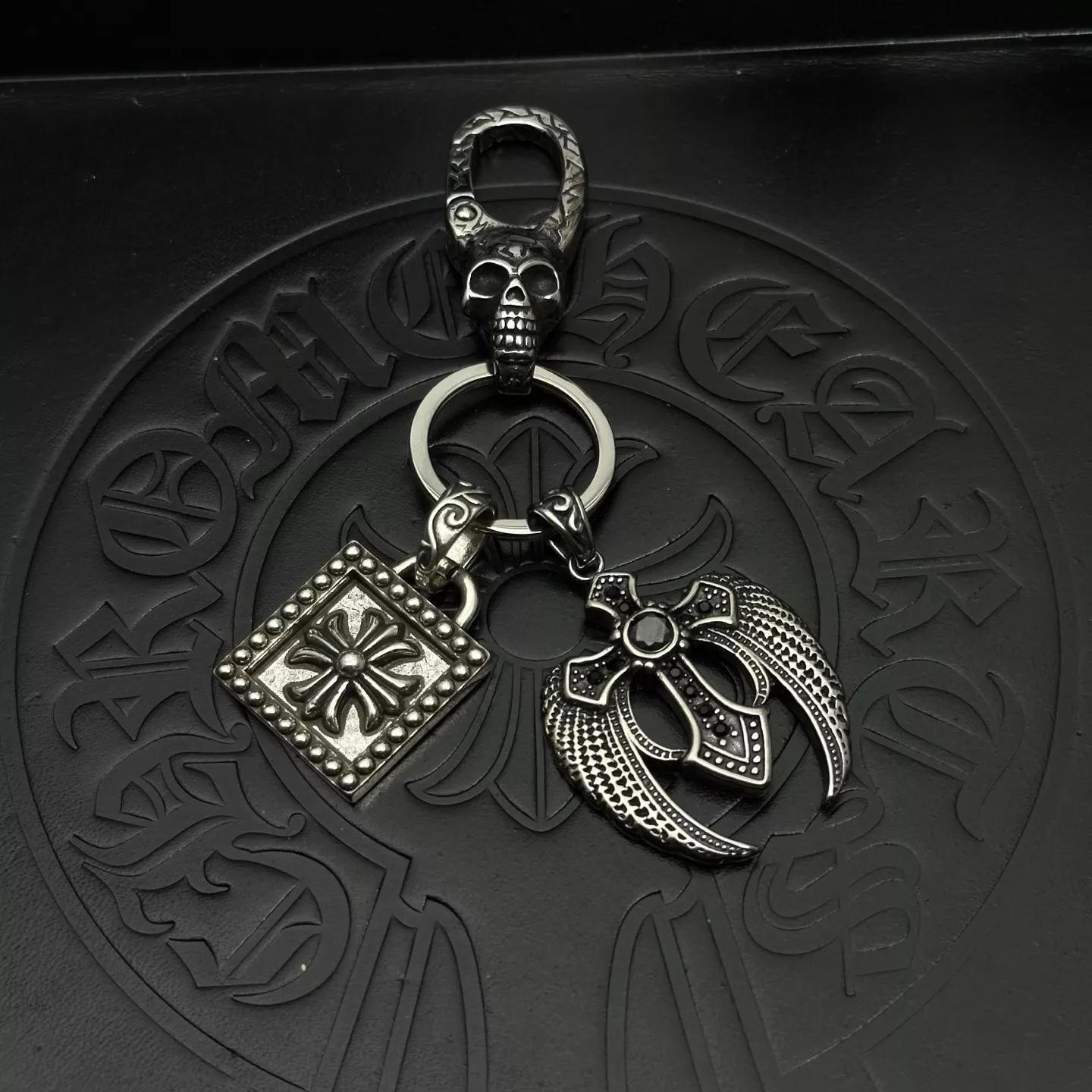 Vibrant 581 Chrome Hearts Key Holder And Bag Buckle