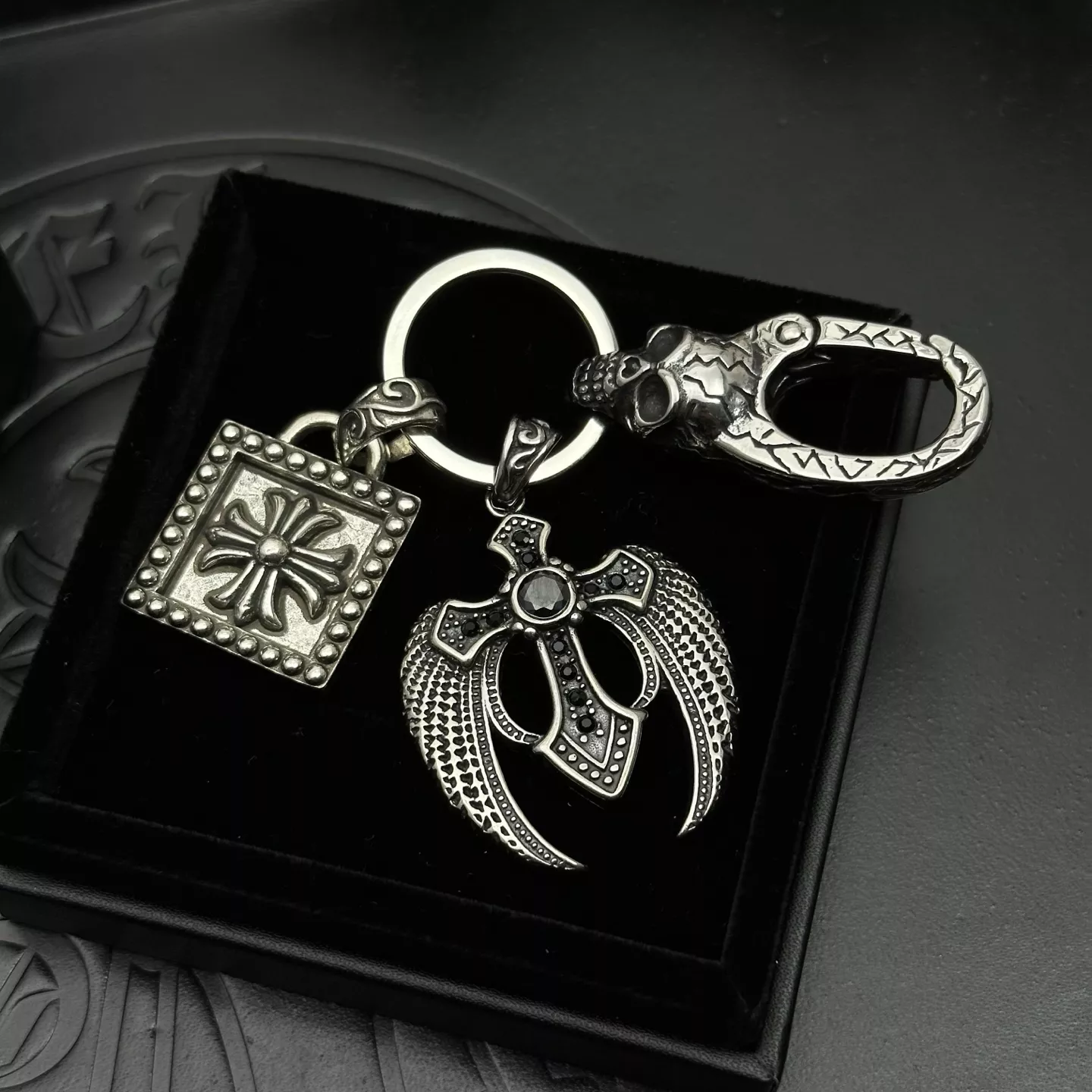 Vibrant 581 Chrome Hearts Key Holder And Bag Buckle