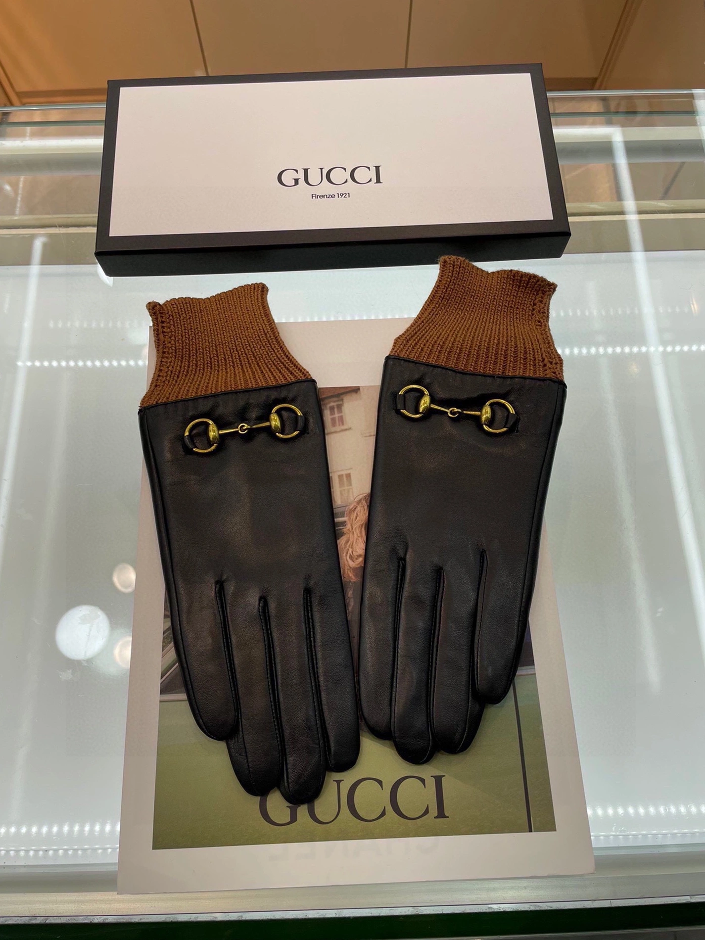 Vibrant 6184 Gucci Gloves For Women