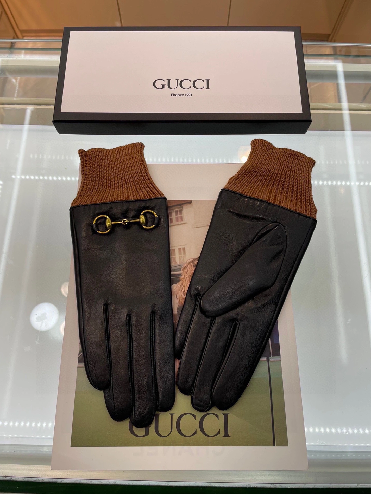 Vibrant 6184 Gucci Gloves For Women