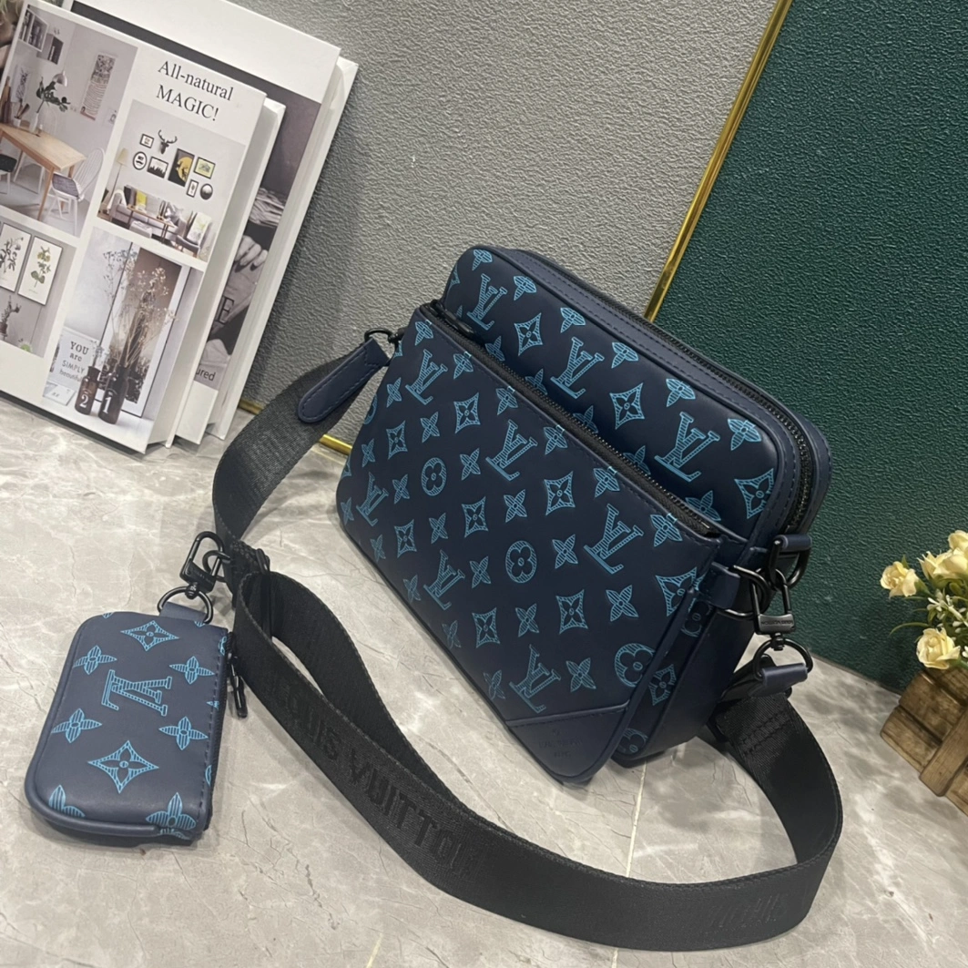 Vibrant 6188 Louis Vuitton AAA Man Messenger Bags